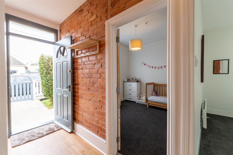 14 Beresford Street, Kaikorai, Dunedin - Carousel 21