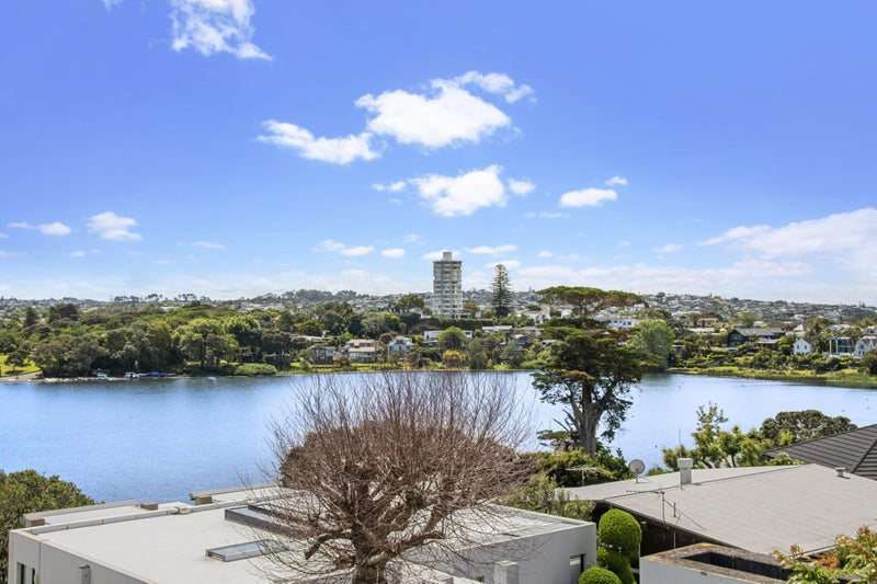 8/258 Hurstmere Road, Takapuna, Auckland - Carousel 2