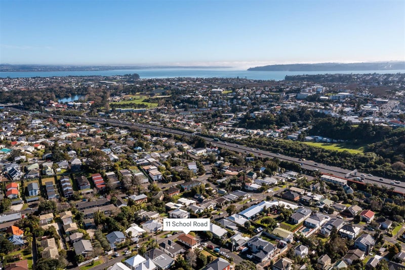 11 School Road, Morningside, Auckland - Carousel 25