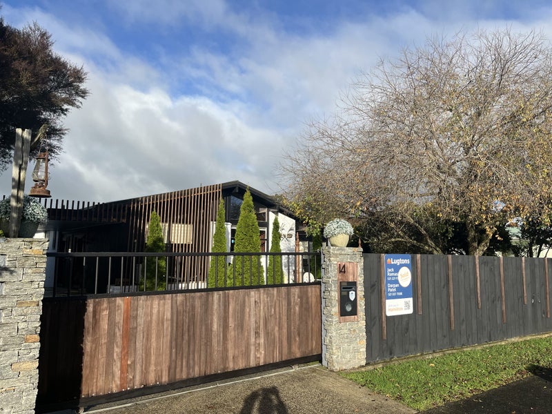 14 Ridgeway Place, Glenview, Hamilton - Carousel 2