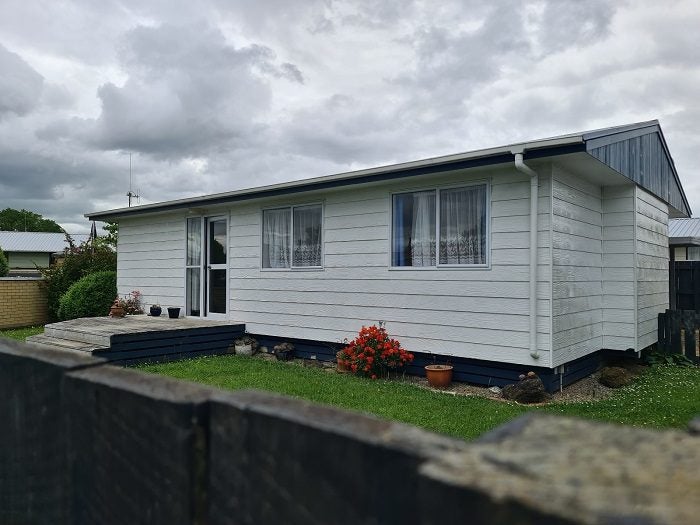 15 Dalwood Grove, Highbury, Palmerston North - Carousel 1