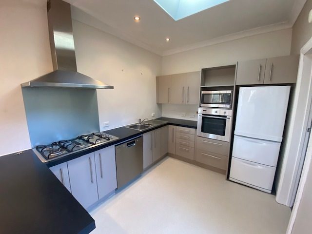 24 Highbury Crescent, Highbury, Wellington - Carousel 2