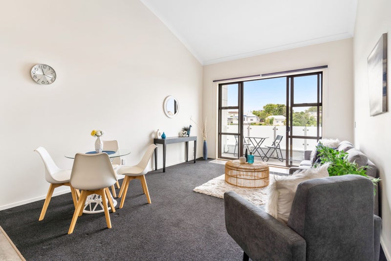 303/3 Morningside Drive, St Lukes, Auckland - Carousel 1