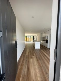 9 Milenio Crescent, Windsor Park, Auckland - Carousel 2