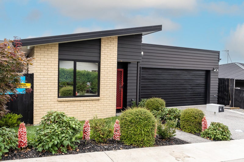 16 Taotahi Avenue, Dinsdale, Hamilton - Carousel 1