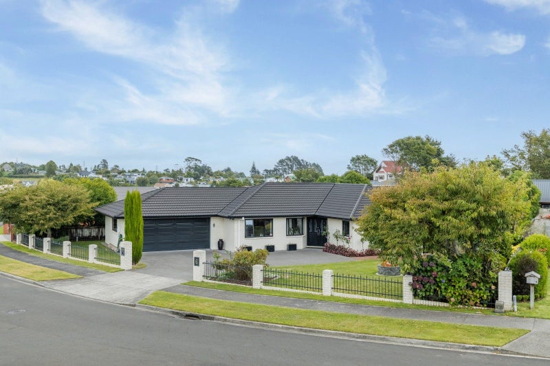 6 Anderson Way, Highlands Park, New Plymouth - Carousel 2