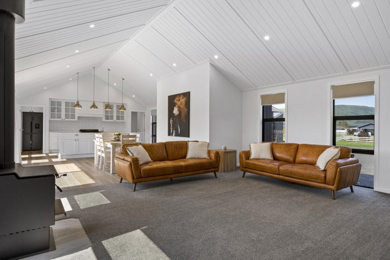 12 Kahikatea Drive, Kinloch, Taupo - Carousel 2