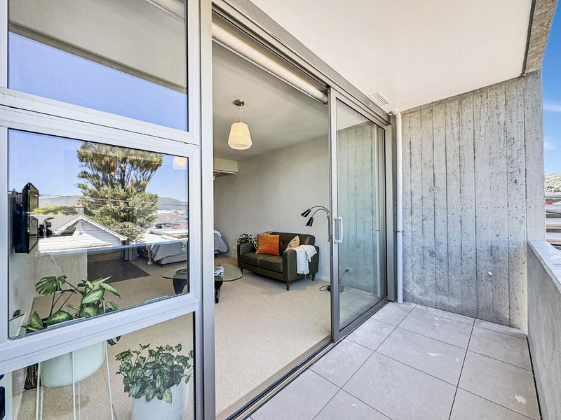 113/2 Campbell Terrace, Petone, Lower Hutt - Carousel 2