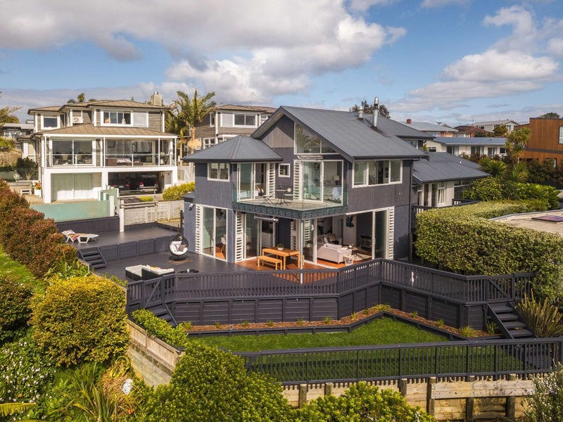 11 Calder Place, Glen Innes, Auckland - Carousel 1