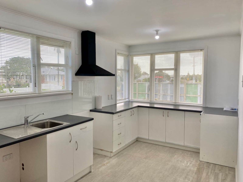 31 Ashton Avenue, Otara, Auckland - Carousel 2