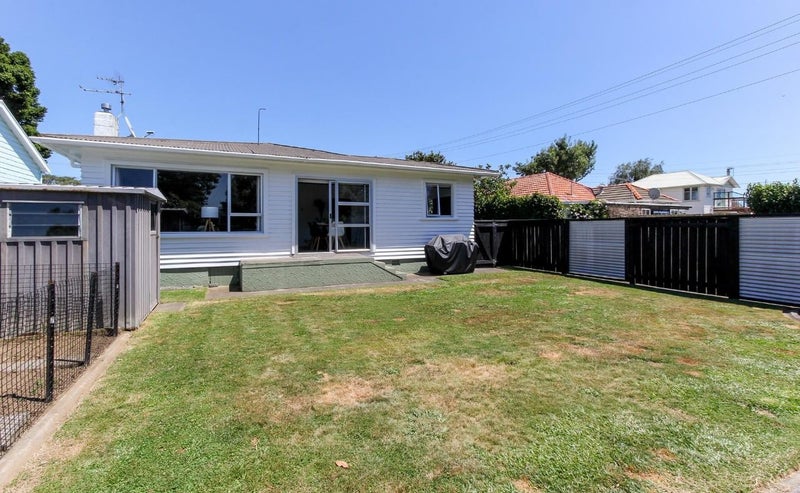 65 Govett Avenue, Frankleigh Park, New Plymouth - Carousel 12