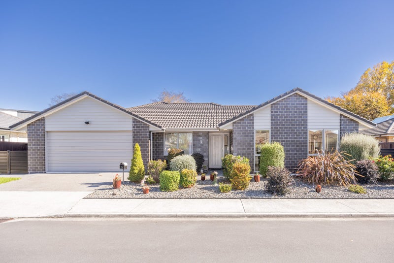 5 Kennedy Lane, Hamilton East, Hamilton - Carousel 1