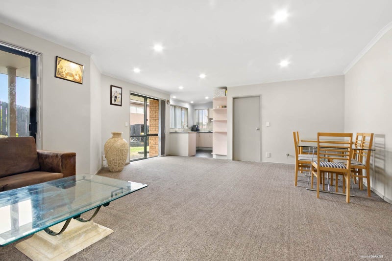 37 Chieftain Rise, Goodwood Heights, Auckland - Carousel 2