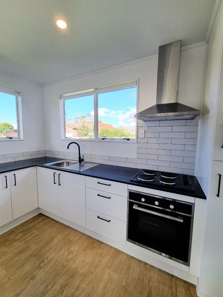 31 Edwin Freeman Place, Ranui, Auckland - Carousel 2