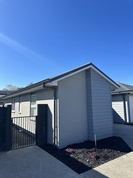 2/2 Rumney Street, Fairfield, Hamilton - Carousel 2