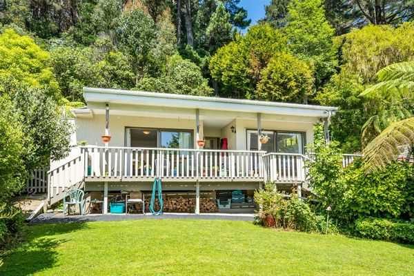 14 Hine Road, Wainuiomata, Lower Hutt - Carousel 2
