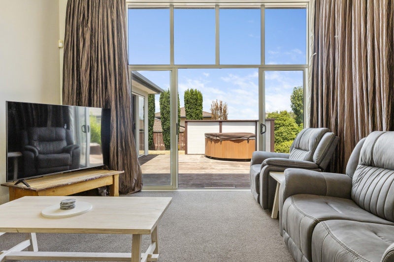 19 Acacia Bay Road, Nukuhau, Taupo - Carousel 2