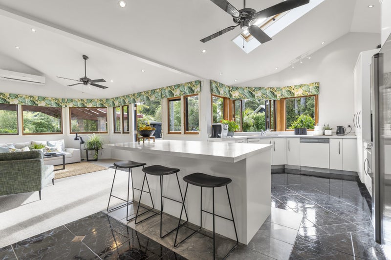 97 Shaw Road, Oratia, Auckland - Carousel 2