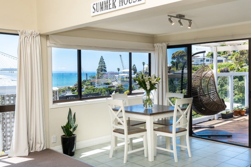 9 Bay View Road, Bluff Hill, Napier - Carousel 1