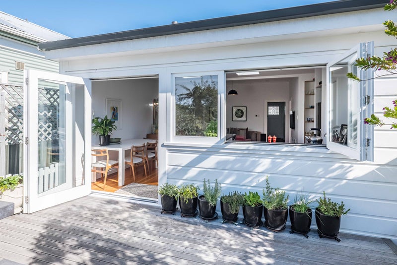 6 Angus Avenue, Berhampore, Wellington - Carousel 2