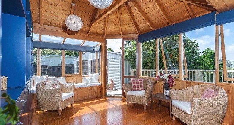 12 Weybridge Crescent, Glen Innes, Auckland - Carousel 2