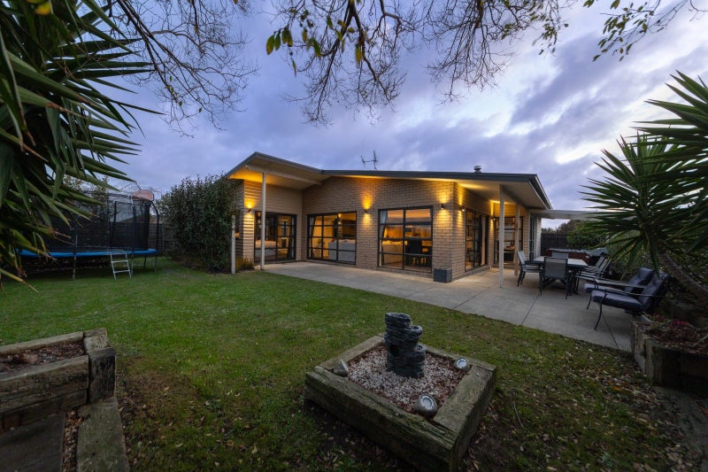 39 Tennyson Avenue, Kelvin Grove, Palmerston North - Carousel 1