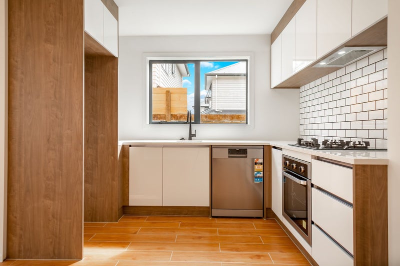 16/206 Old Farm Road, Hamilton East, Hamilton - Carousel 1