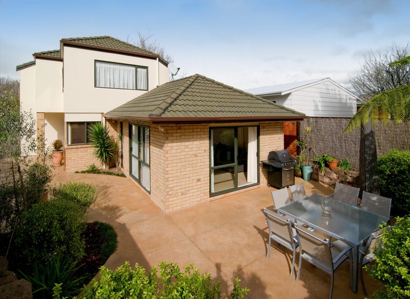 1/6 Amaru Road, Onehunga, Auckland - Carousel 1