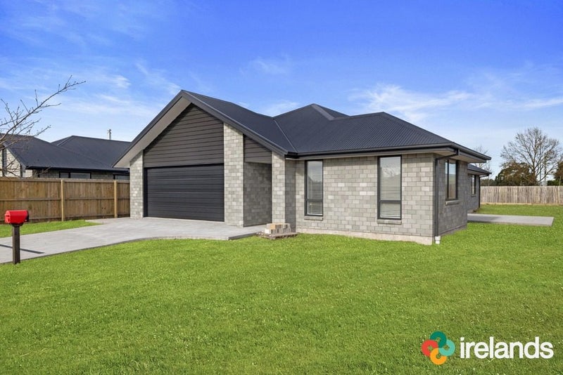 4 Cedric Place, Darfield, Darfield - Carousel 1