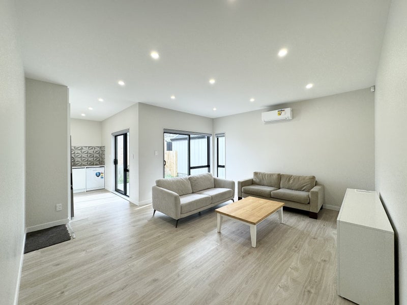 16 Morus Road, Massey, Auckland - Carousel 2