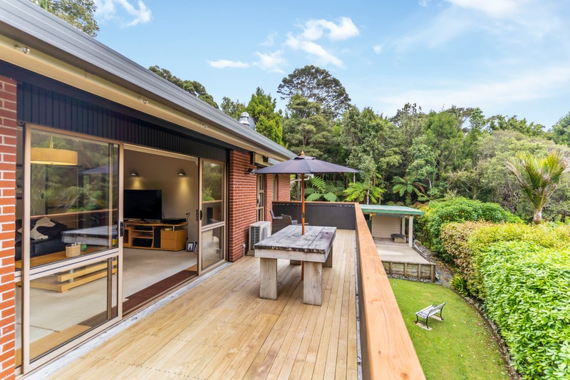 713 Scenic Drive, Henderson Valley, Auckland - Carousel 1