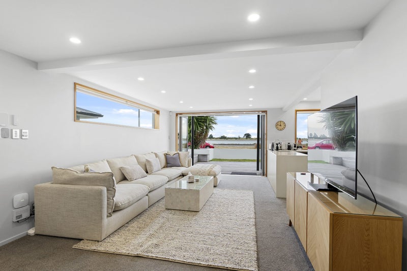 1/45 Beachville Road, Redcliffs, Christchurch - Carousel 2