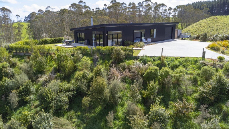 24 Piko Lane, Taupo - Carousel 1