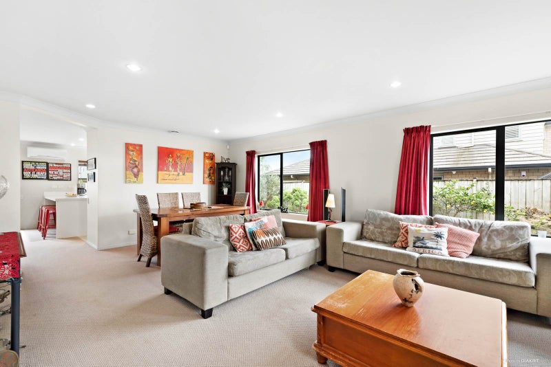 6 Scotsmoor Drive, Wattle Downs, Auckland - Carousel 2