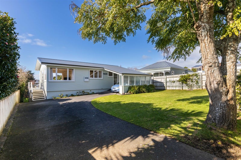 7 Mayfair Place, Westown, New Plymouth - Carousel 2