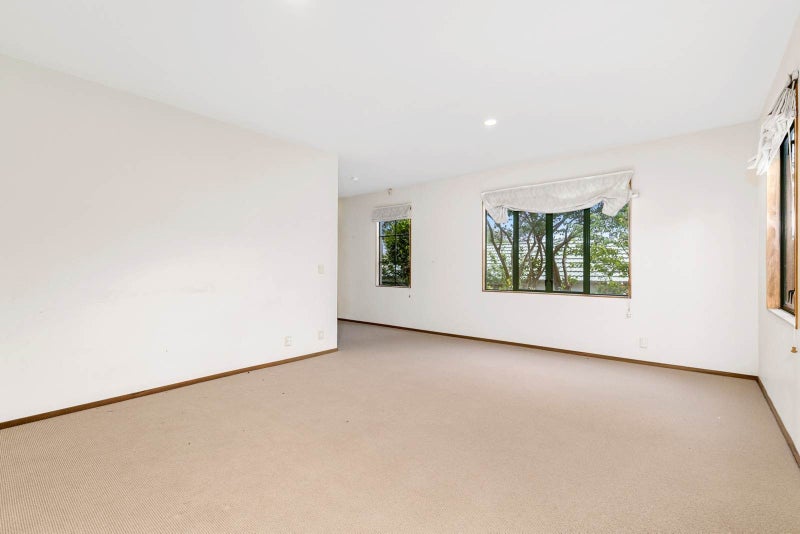 64 Penguin Drive, Murrays Bay, Auckland - Carousel 6