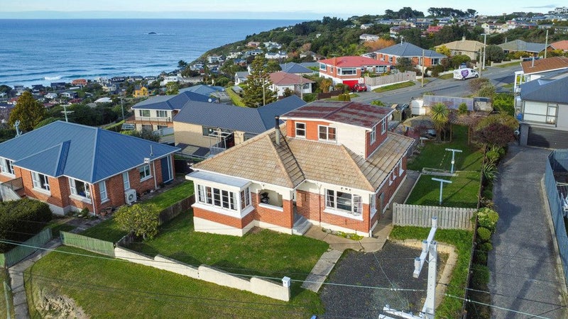 11 Earls Road, Saint Clair, Dunedin - Carousel 2