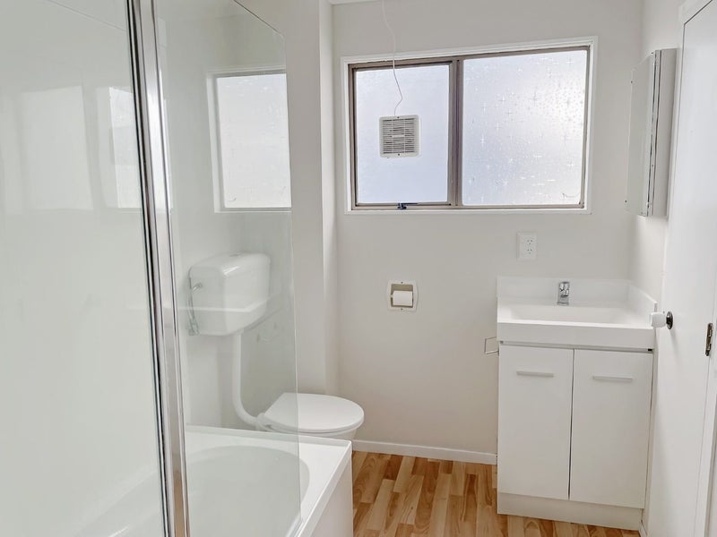 5/103 Rongotai Road, Kilbirnie, Wellington - Carousel 2