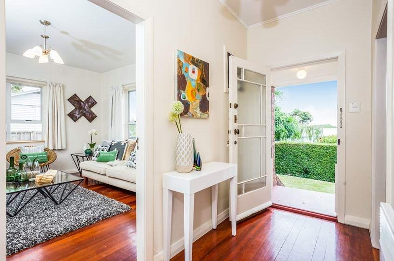 6 Alverston Street, Waterview, Auckland - Carousel 1