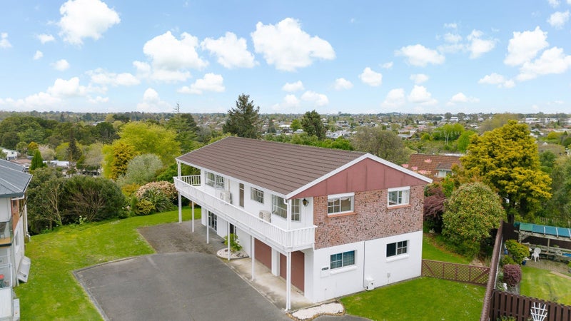 8 Titoki Place, Pukete, Hamilton - Carousel 1