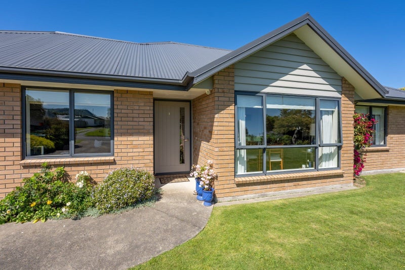 3 Ludlam Way, Otaki - Carousel 2
