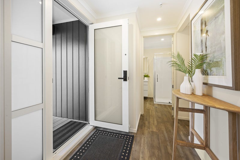 2/19 Seaview Avenue, Northcote, Auckland - Carousel 2