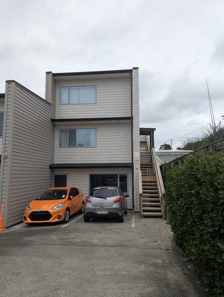 9/19 Collins Avenue, Tawa, Wellington - Carousel 1
