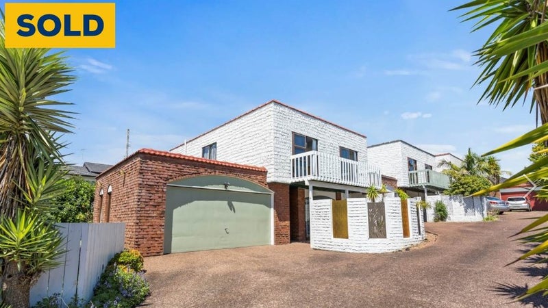 44A Stamford Park Road, Mount Roskill, Auckland - Carousel 1
