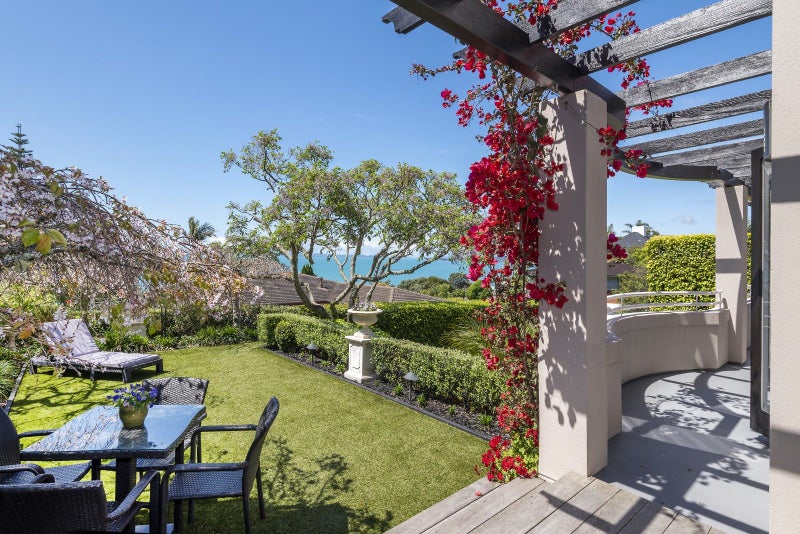 16A Burford Place, Mellons Bay, Auckland - Carousel 1