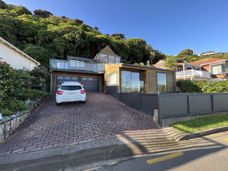16 Moana Road, Plimmerton, Porirua - Carousel 1