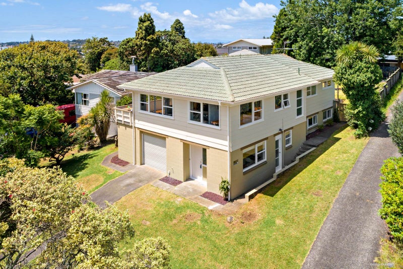 8 Hamilton Place, Glenfield, Auckland - Carousel 2