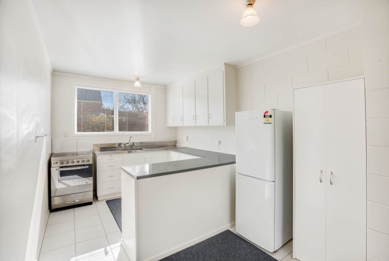 4/28 Saxon Street, Waterview, Auckland - Carousel 2