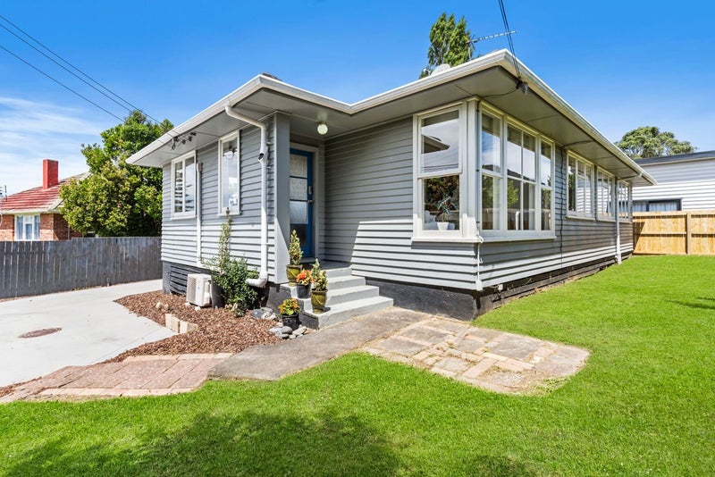 24 Hayman Place, Beach Haven, Auckland - Carousel 1