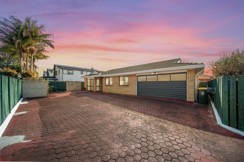 2/23 Watson Place, Papatoetoe, Auckland - Carousel 1
